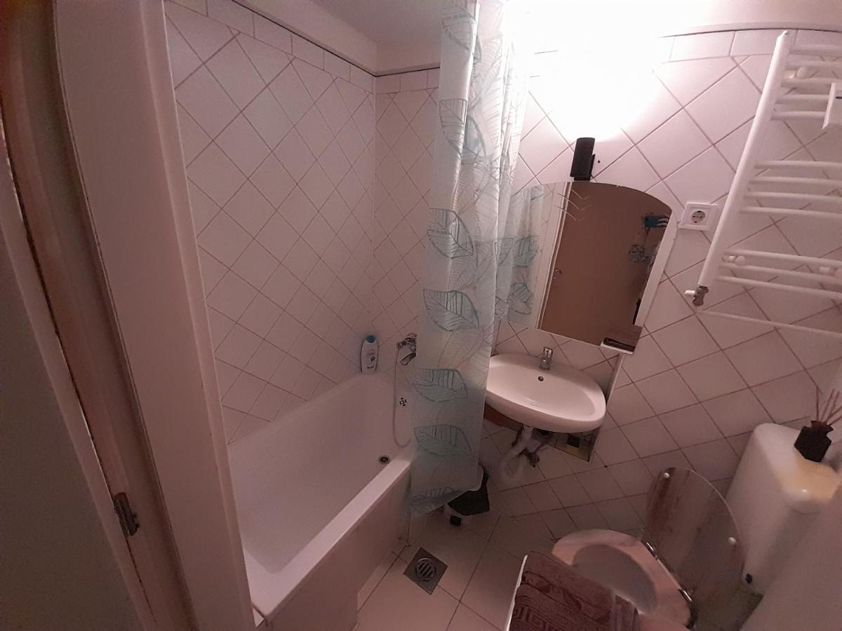 7Dab Apartments Huszar Contactless Self Check-In บูดาเปสต์ ภายนอก รูปภาพ